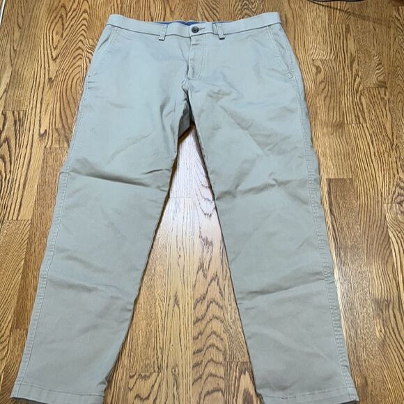 Haggar Premium Comfort Slimfit Khakis 36x30 - Picture 1 of 4